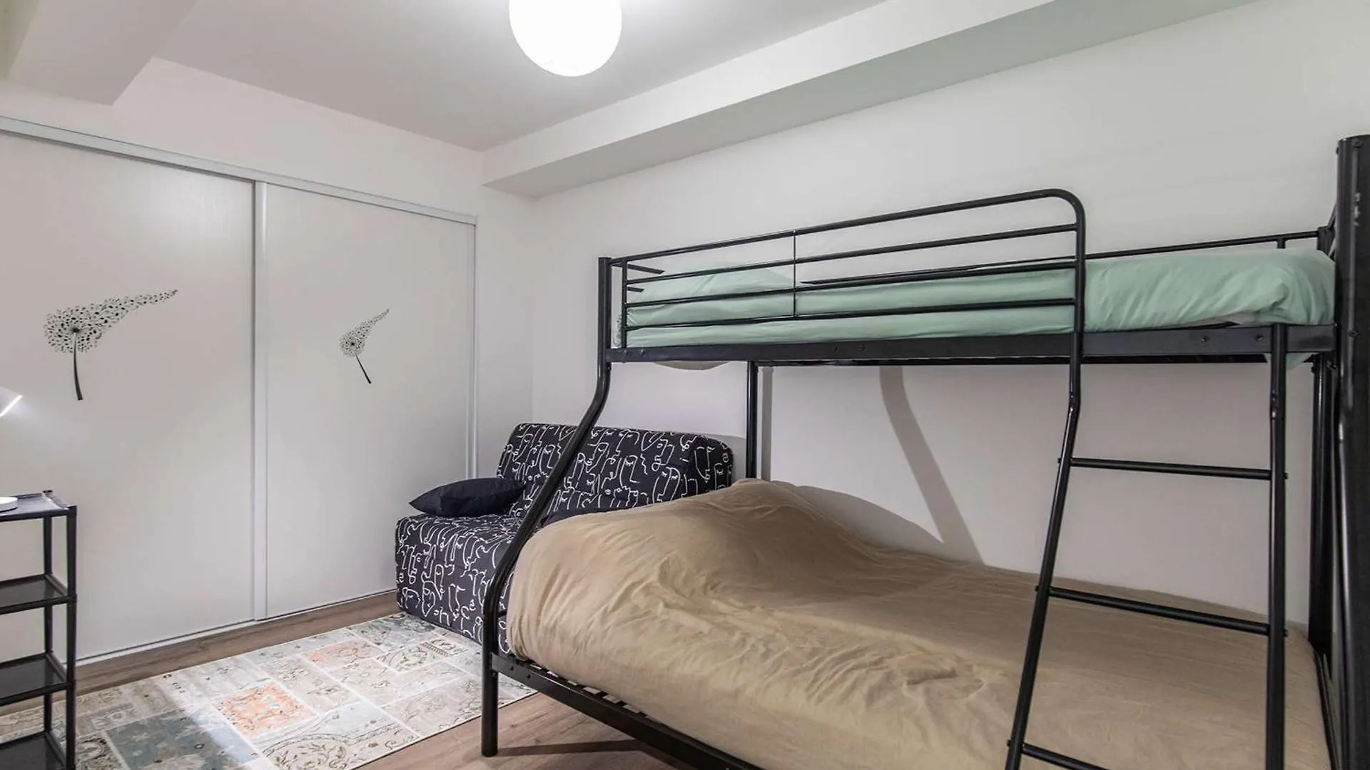 Apartment Lodge Neuf Avec 3 Chambres, Terrasse Et Parking, A 5 Min Du Centre De Cauterets - Fr-1-401-298