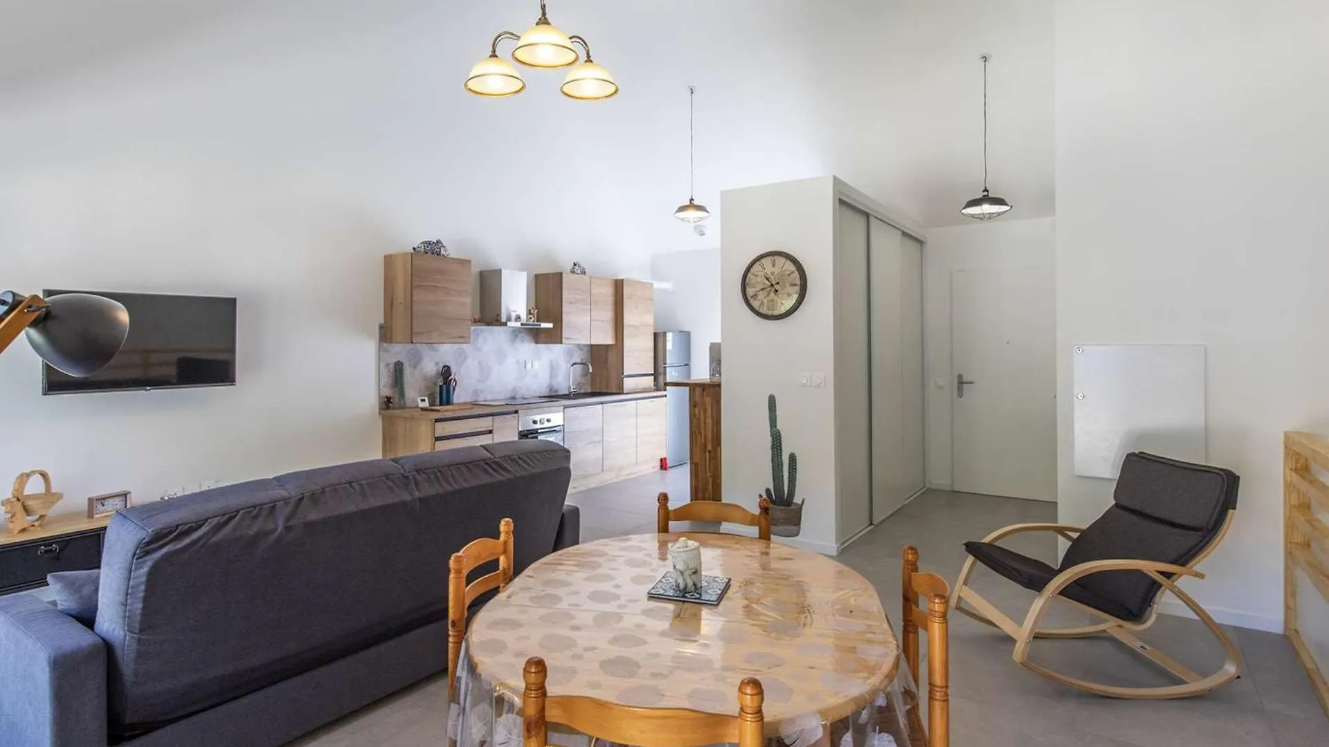 Lodge Neuf Avec 3 Chambres, Terrasse Et Parking, A 5 Min Du Centre De Cauterets - Fr-1-401-298 Apartment