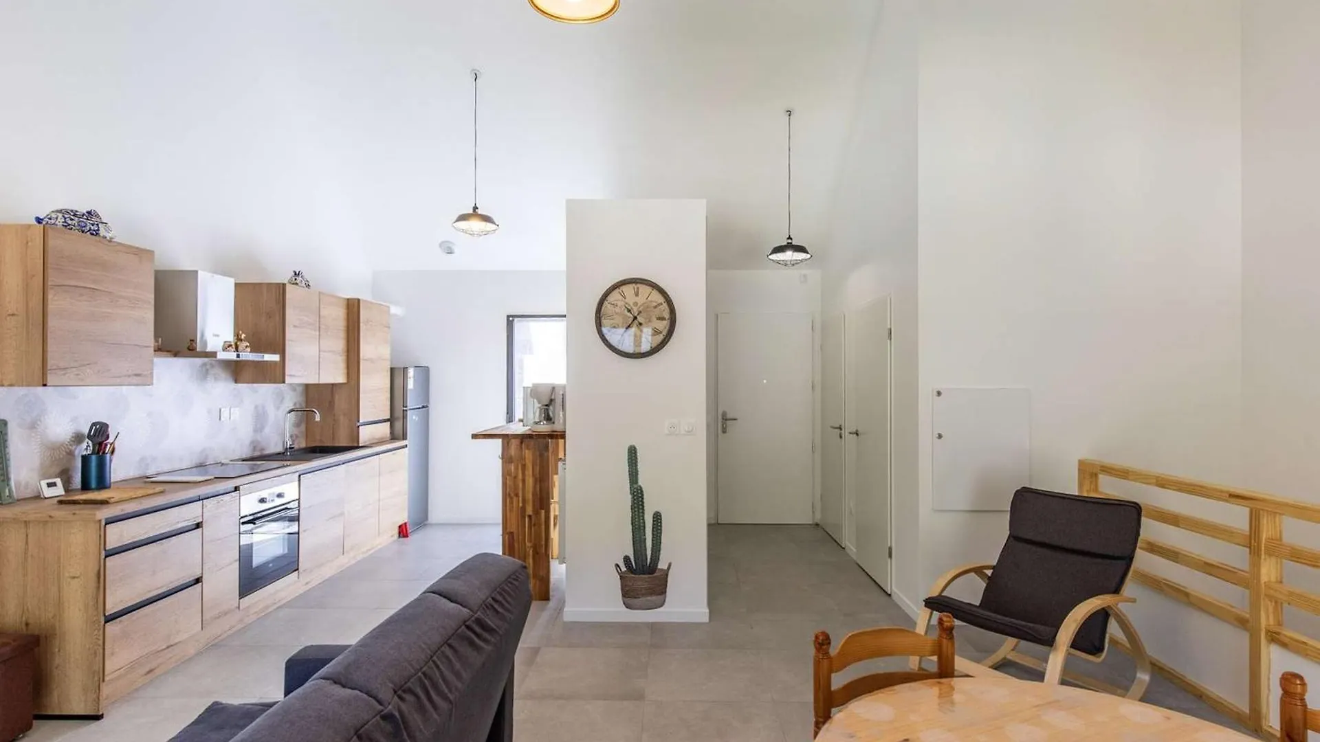 Apartment Lodge Neuf Avec 3 Chambres, Terrasse Et Parking, A 5 Min Du Centre De Cauterets - Fr-1-401-298