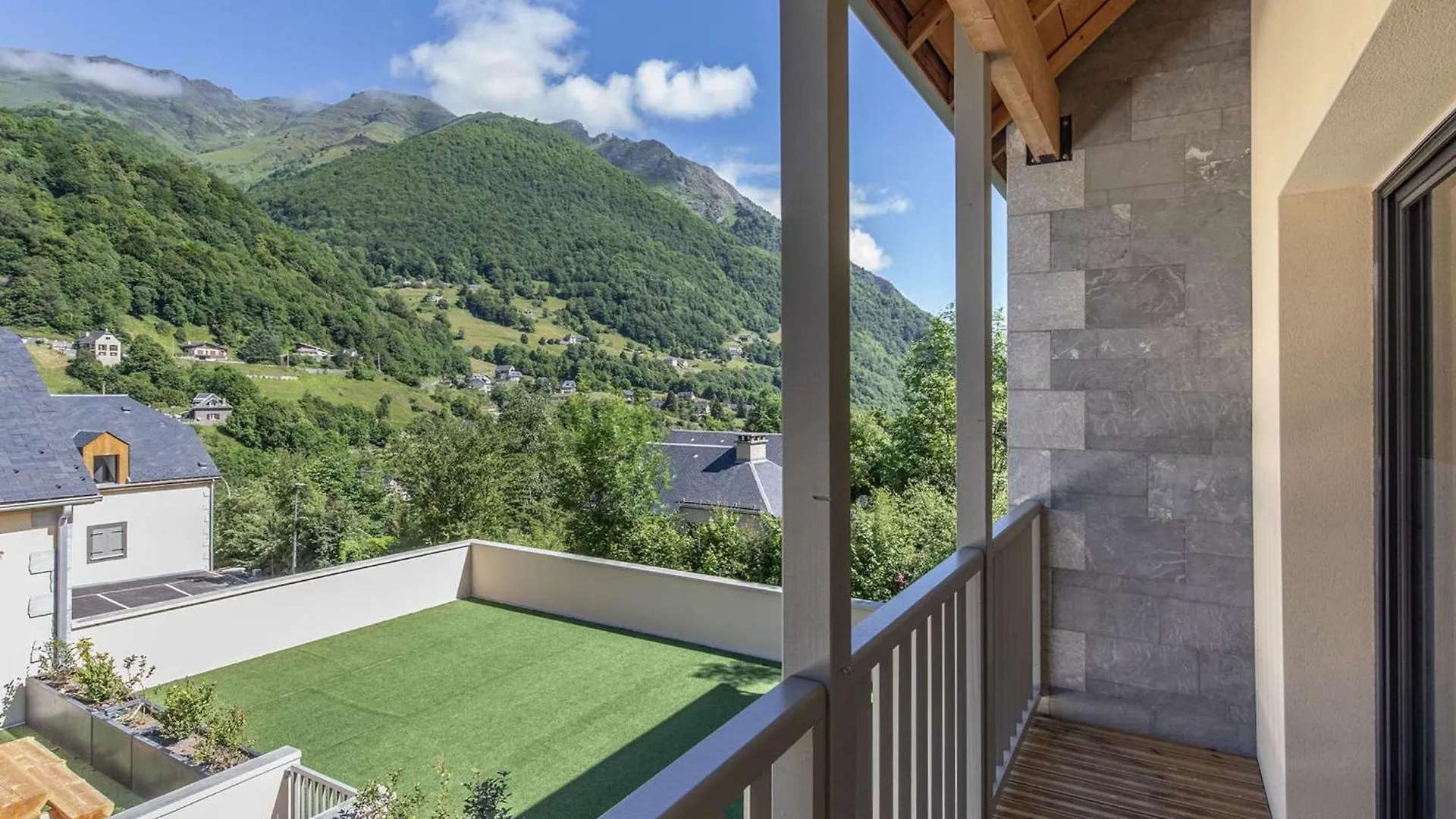 Lodge Neuf Avec 3 Chambres, Terrasse Et Parking, A 5 Min Du Centre De Cauterets - Fr-1-401-298
